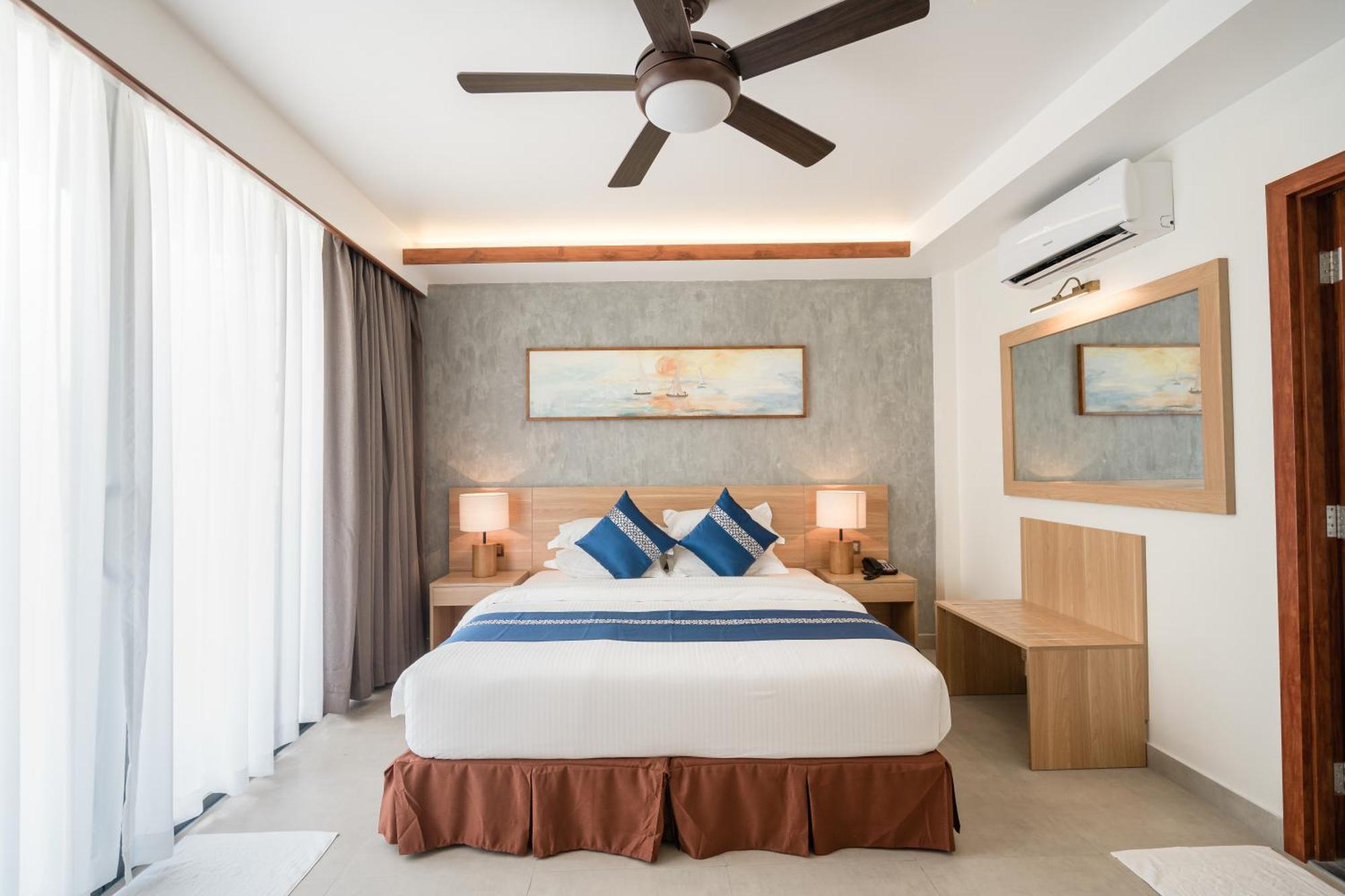 Ayala Oceanview Maldives Szálloda Gulhi