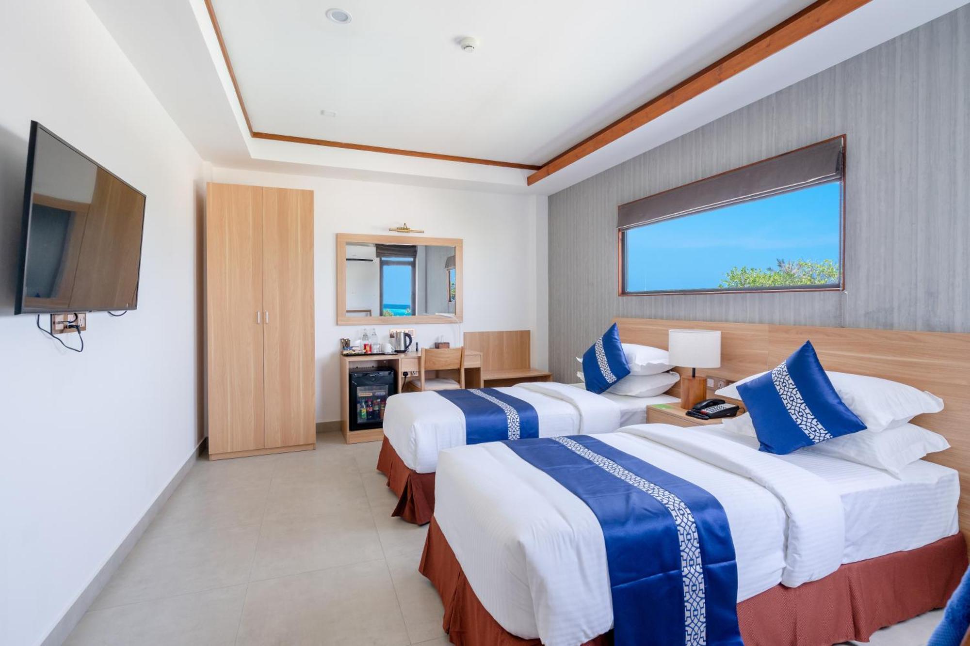 Szálloda Ayala Oceanview Maldives 4*